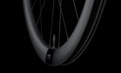 Fast Forward FFWD Ryot 44 DT240 Carbon Disc Wielset-Zwart 9 Fast Forward FFWD Ryot 44 DT240 Carbon Disc Wielset-Zwart -Professionele Winkel Voor Fietsaccessoires asryot44fcc240s 3 medium