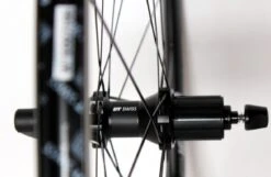 Dt-swiss DT Swiss P1800 32 Spline Wielset -Professionele Winkel Voor Fietsaccessoires dtswissp1800spline32 4 medium