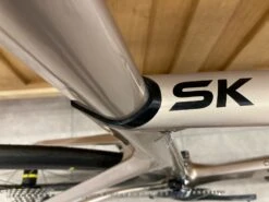 De Rosa SK Pininfarina Disc Custom Racefiets 12 De Rosa SK Pininfarina Disc Custom Racefiets -Professionele Winkel Voor Fietsaccessoires pini3