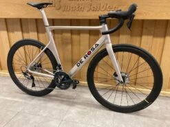 De Rosa SK Pininfarina Disc Custom Racefiets 10 De Rosa SK Pininfarina Disc Custom Racefiets -Professionele Winkel Voor Fietsaccessoires pini6